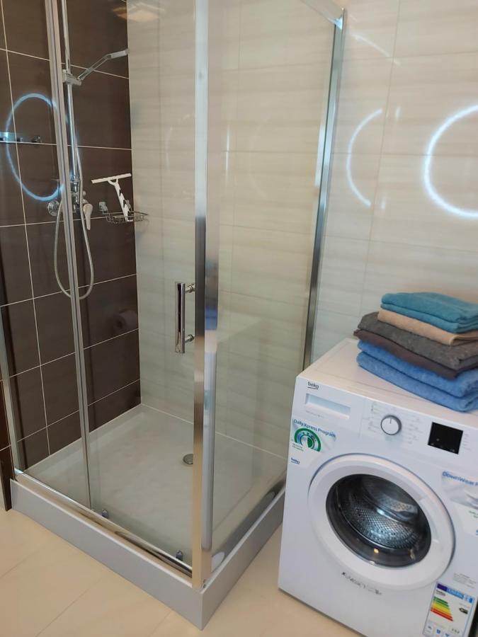 Nowy Apartament Z Balkonem Apartment Swinoujscie Bagian luar foto